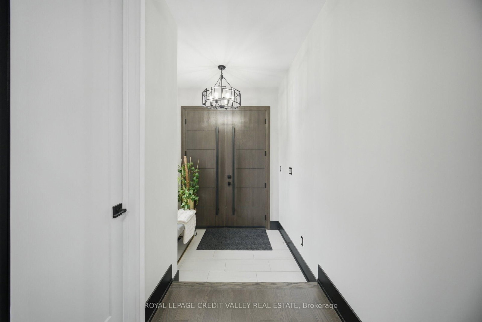 34 Felhazi Trail S • Essa, ON photo 4
