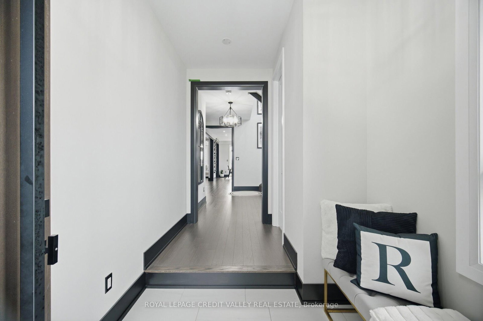 34 Felhazi Trail S • Essa, ON photo 5