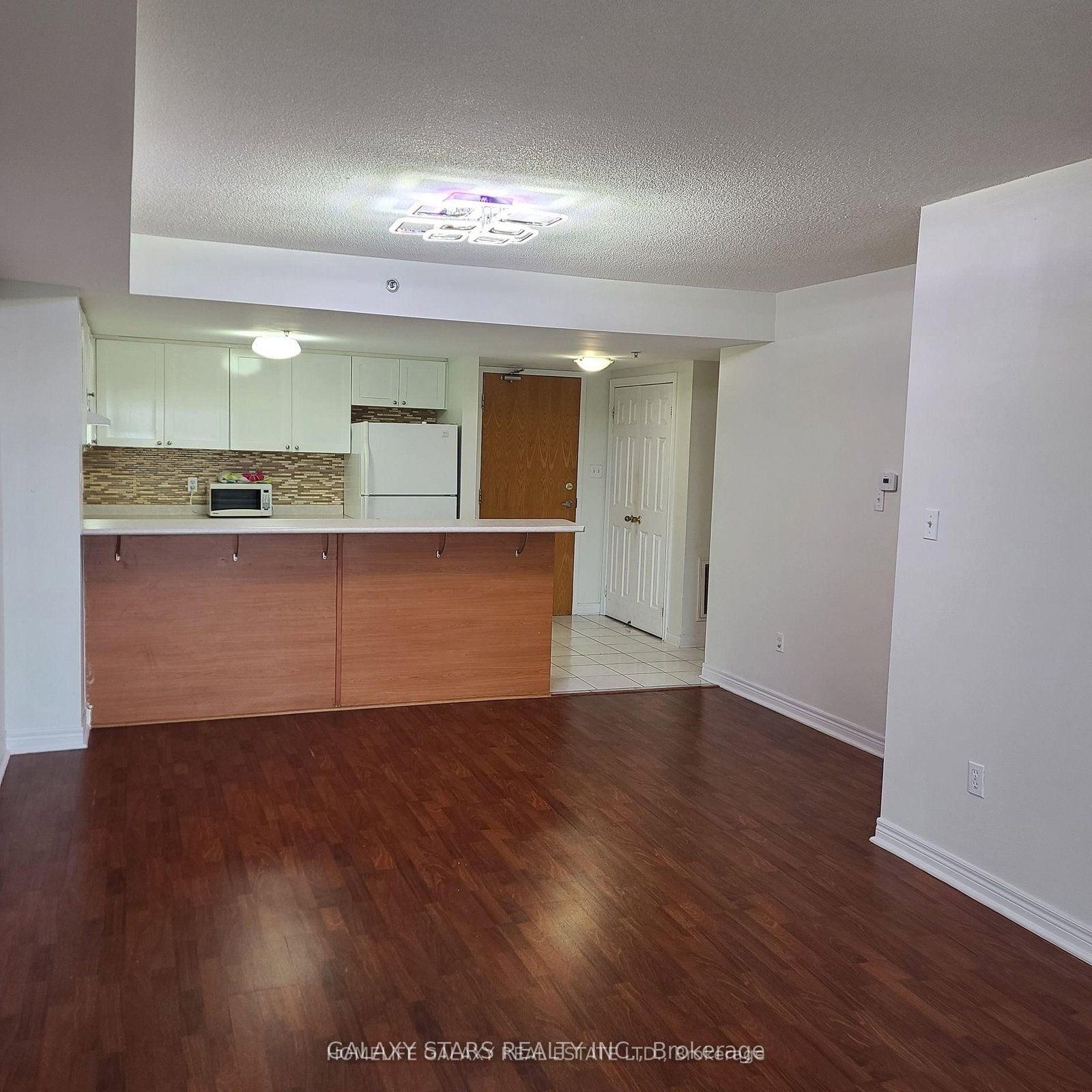 7428 Markham Road, Unit 402 - Photo 6