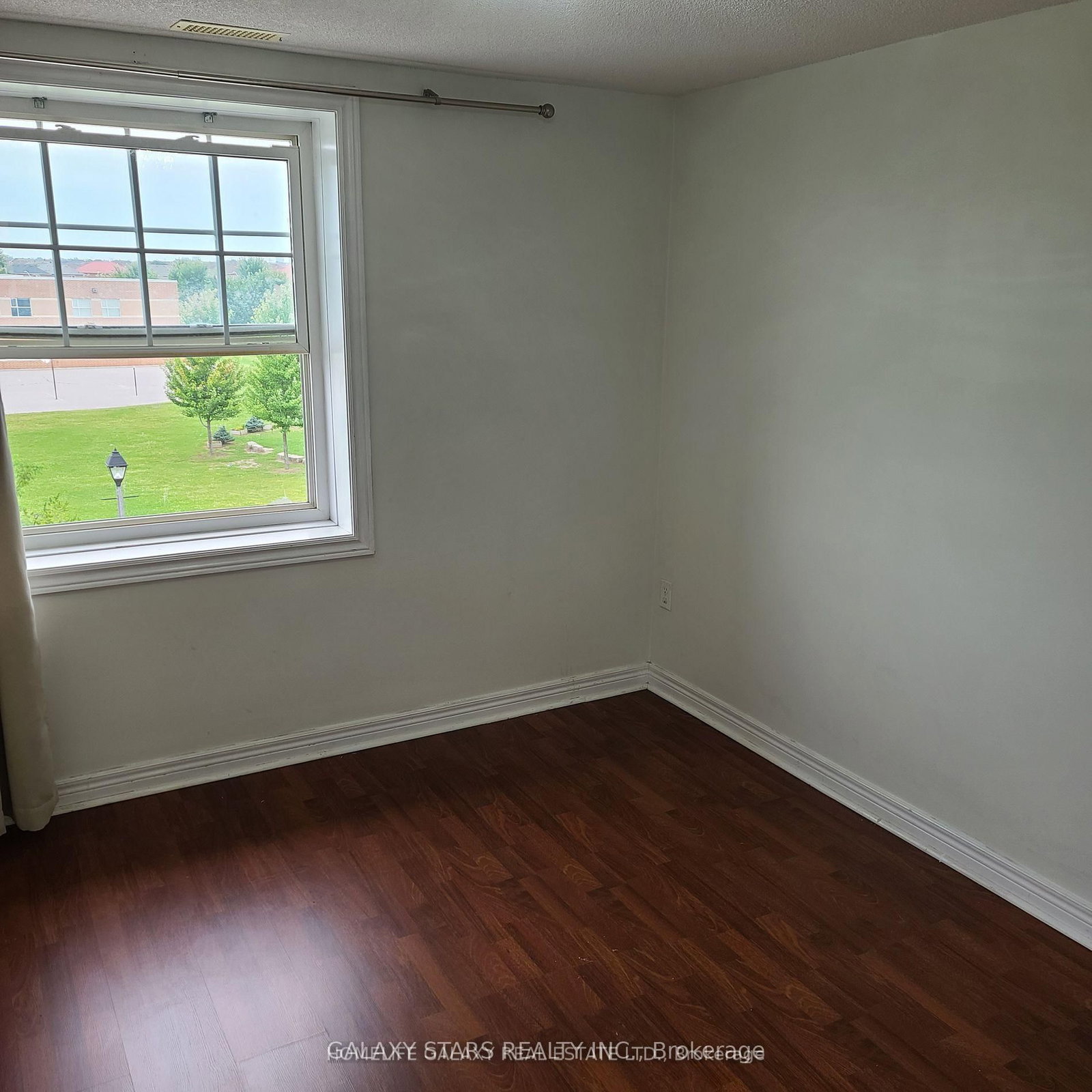 7428 Markham Road, Unit 402 - Photo 9