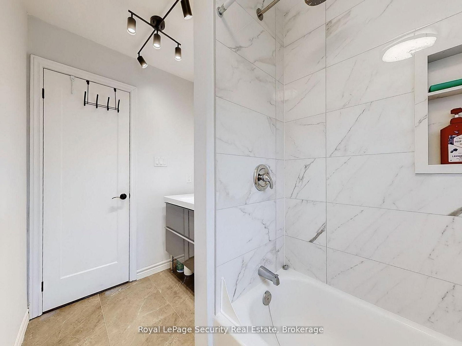 128 Daiseyfield Crescent - Photo 36
