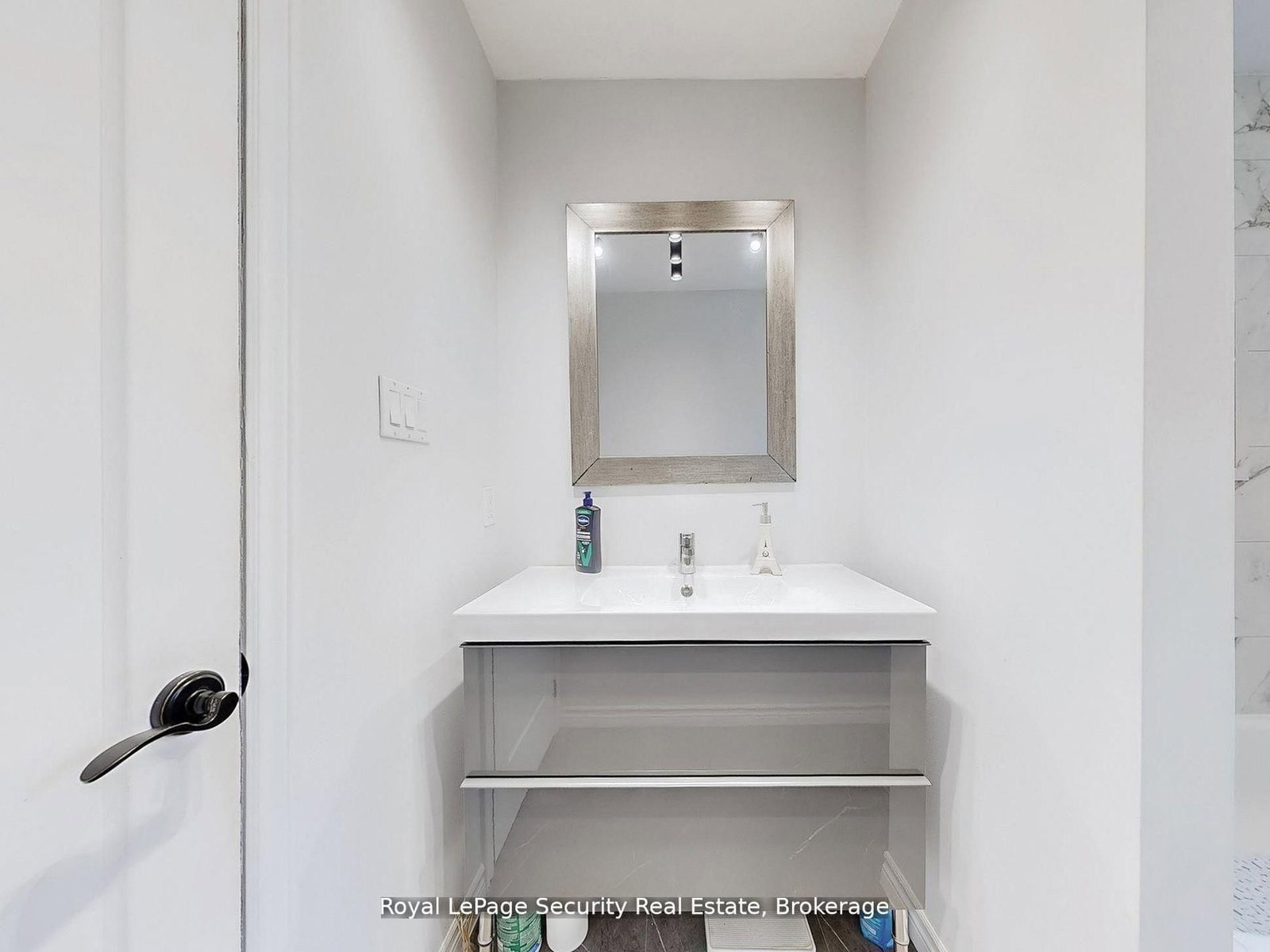 128 Daiseyfield Crescent - Photo 38