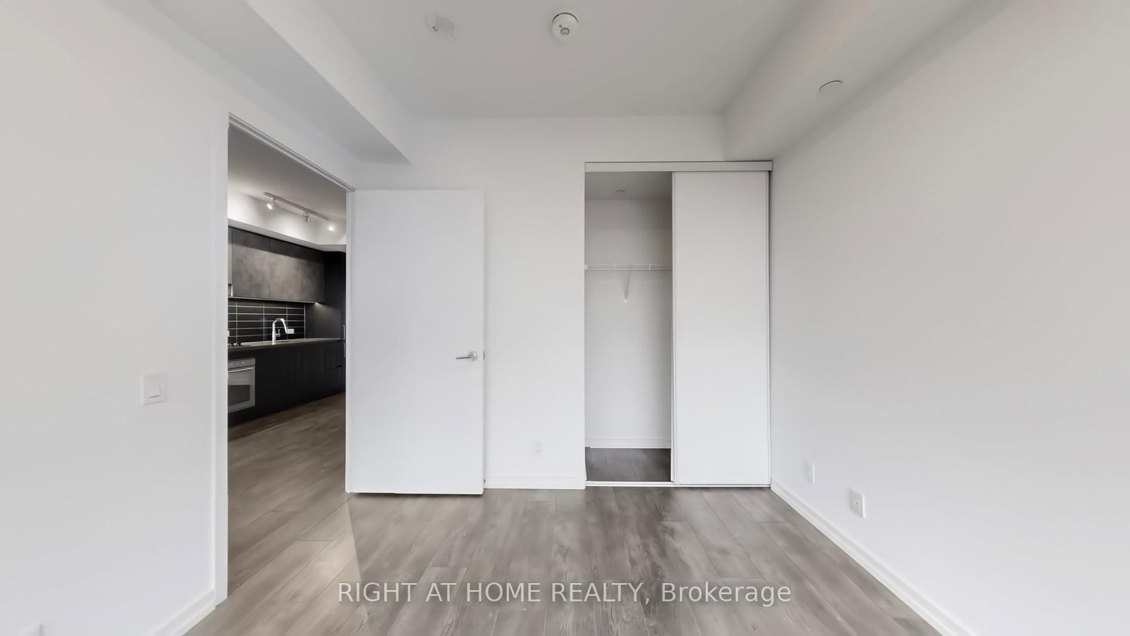 1000 Portage Parkway, Unit 902 - Photo 31