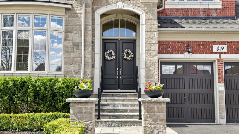 49 Langdon Dr, King, L7B 0L9 | Image 2