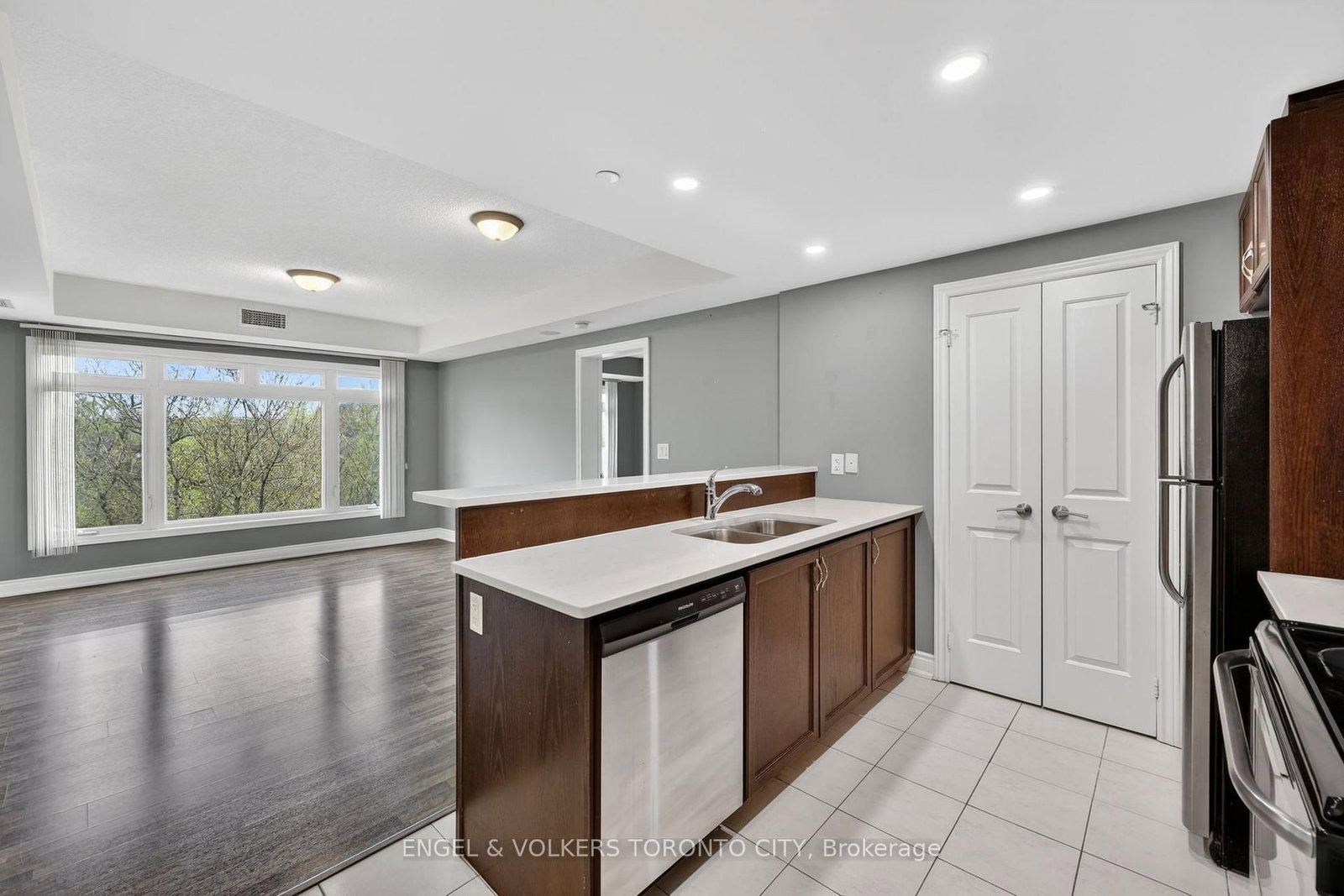 149 Church Street, Unit 503 - Photo 4