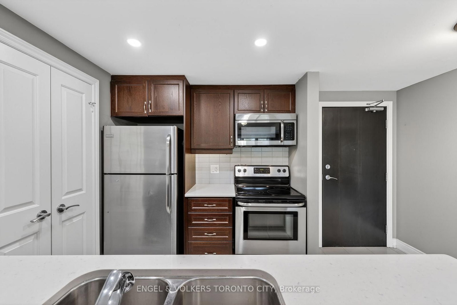 149 Church Street, Unit 503 - Photo 6