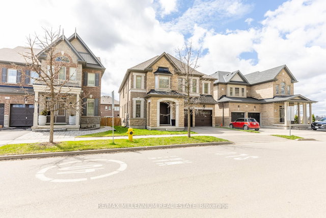 11 Algoma Drive