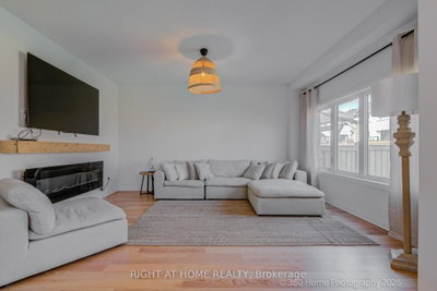 1302 Broderick Street • Innisfil, ON photo 8