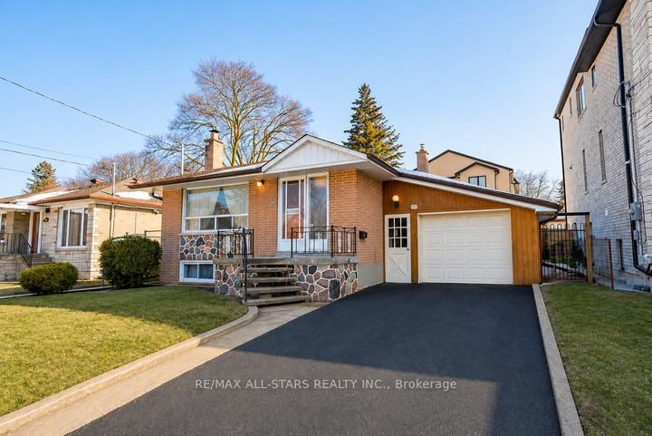394 Osiris Dr, Richmond Hill, L4C 2P9 | Image 2
