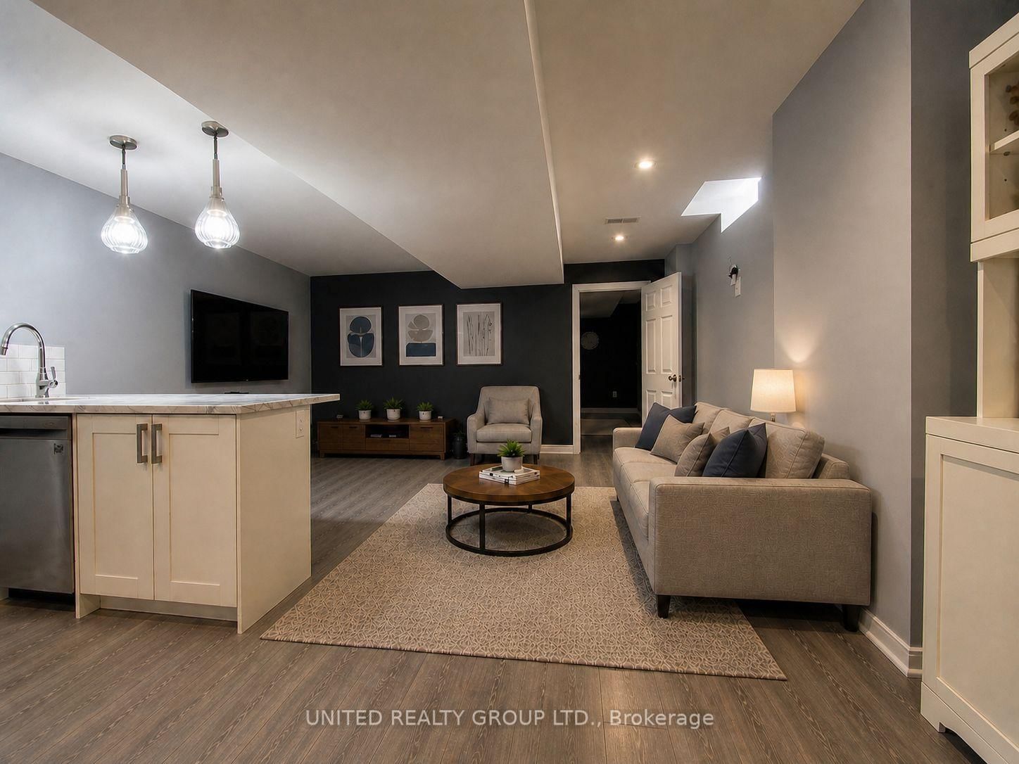 271 Wardlaw Place, Unit Basement - Photo 2