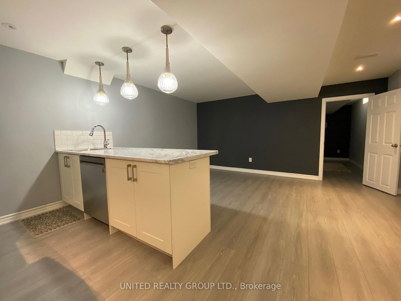 271 Wardlaw Place, Unit Basement - Photo 8