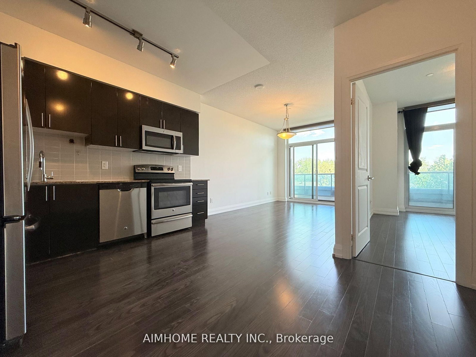 7165 Yonge Street, Unit 319 - Photo 5