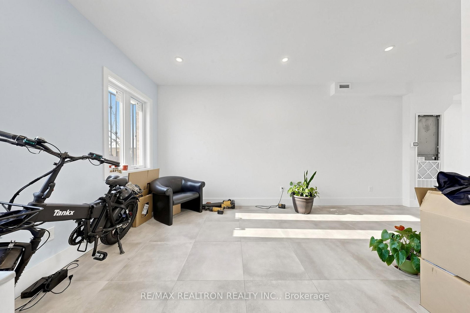 352 Main Street N, Unit 1 - Photo 15