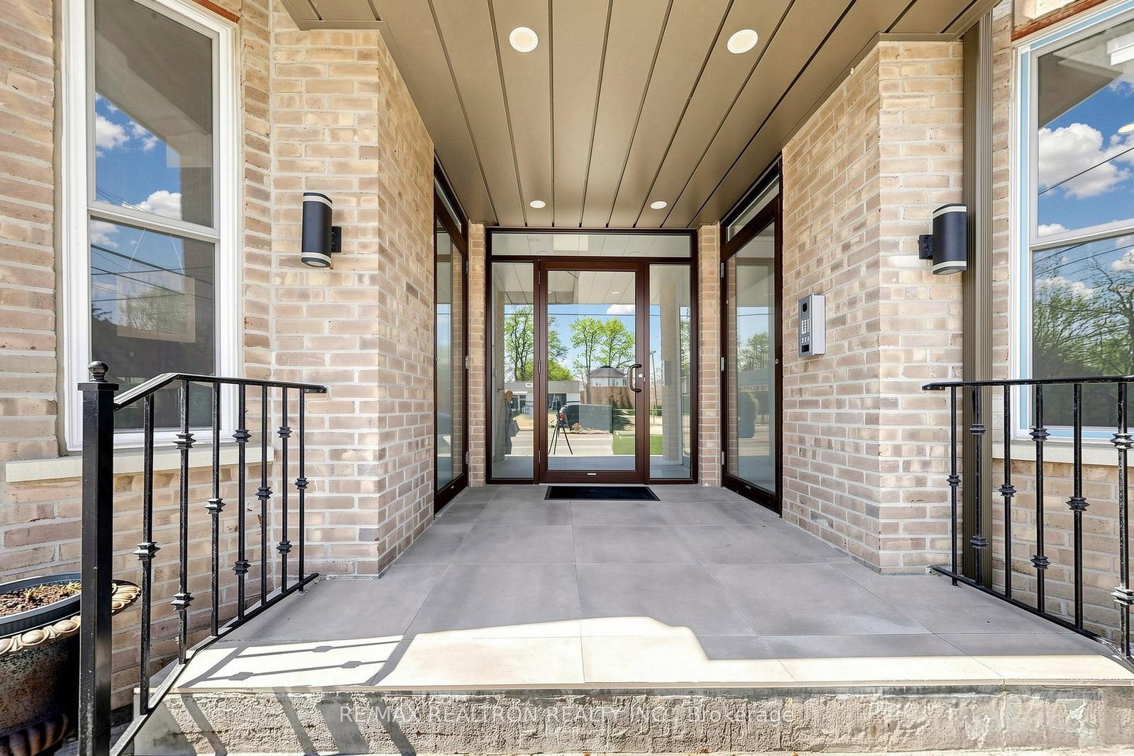 352 Main Street N, Unit 1 - Photo 21