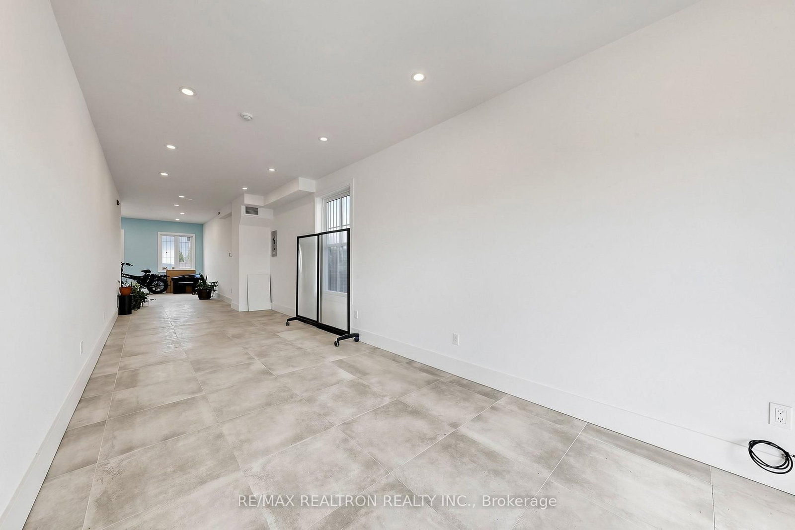352 Main Street N, Unit 1 - Photo 7