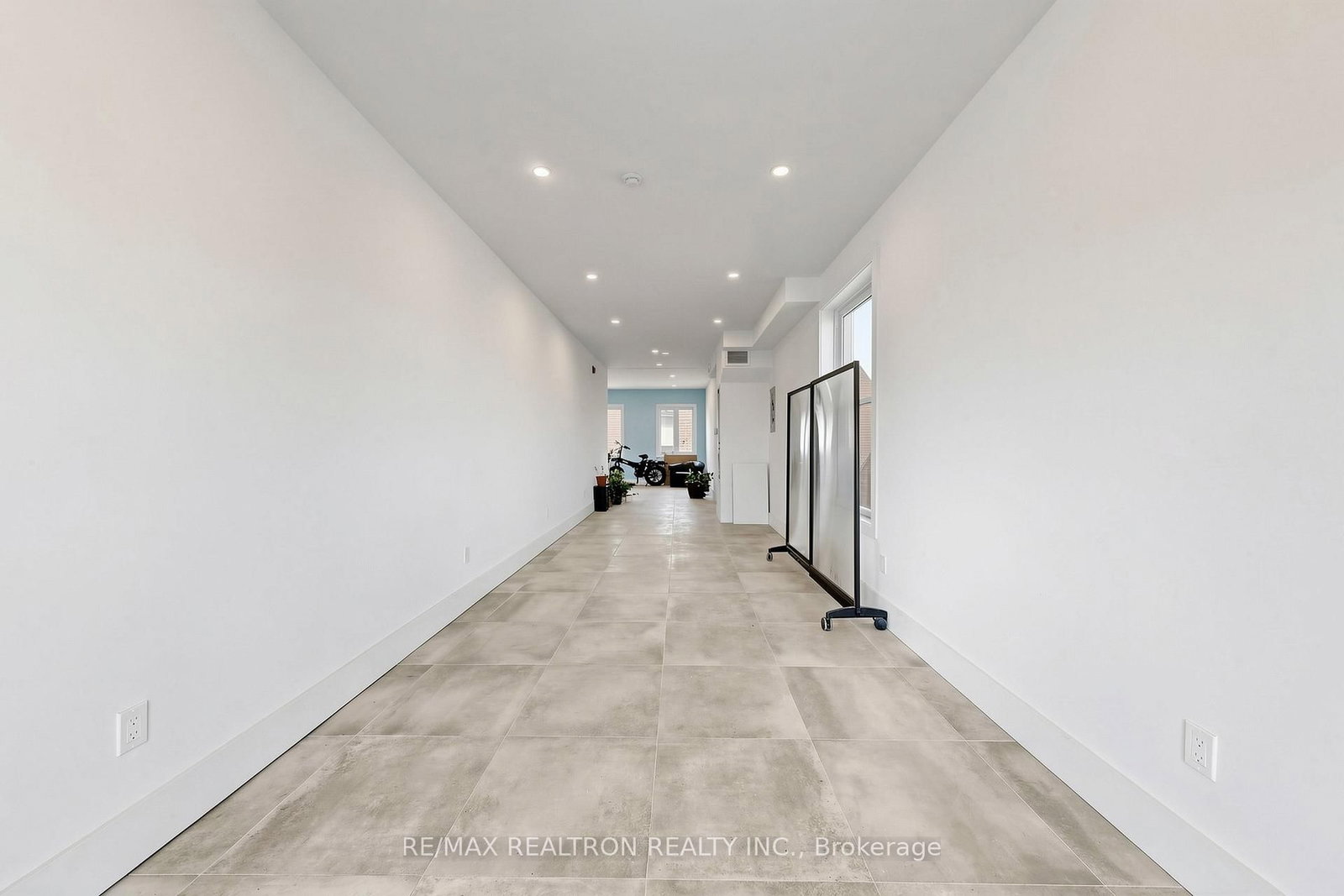 352 Main Street N, Unit 1 - Photo 8