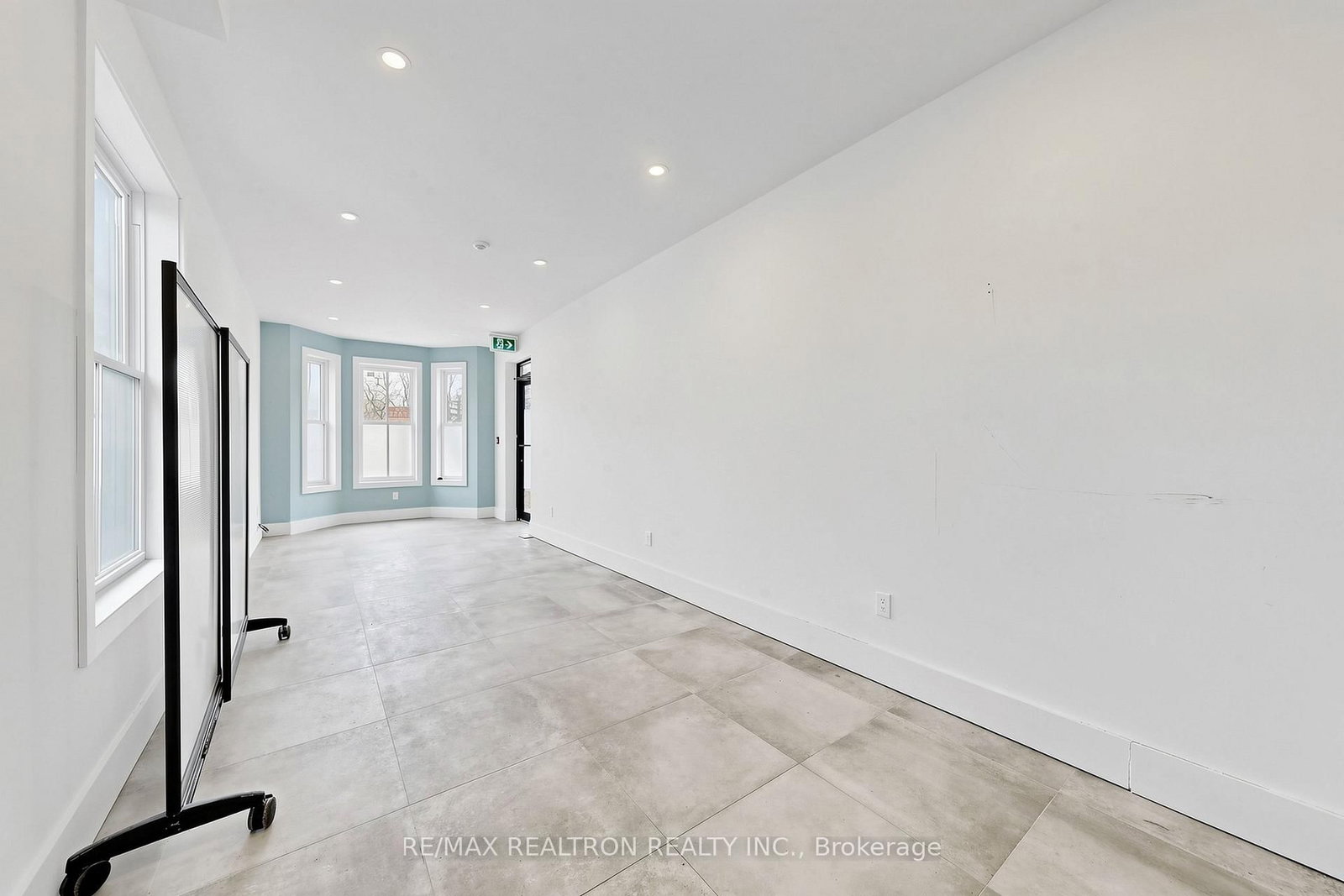 352 Main Street N, Unit 1 - Photo 9