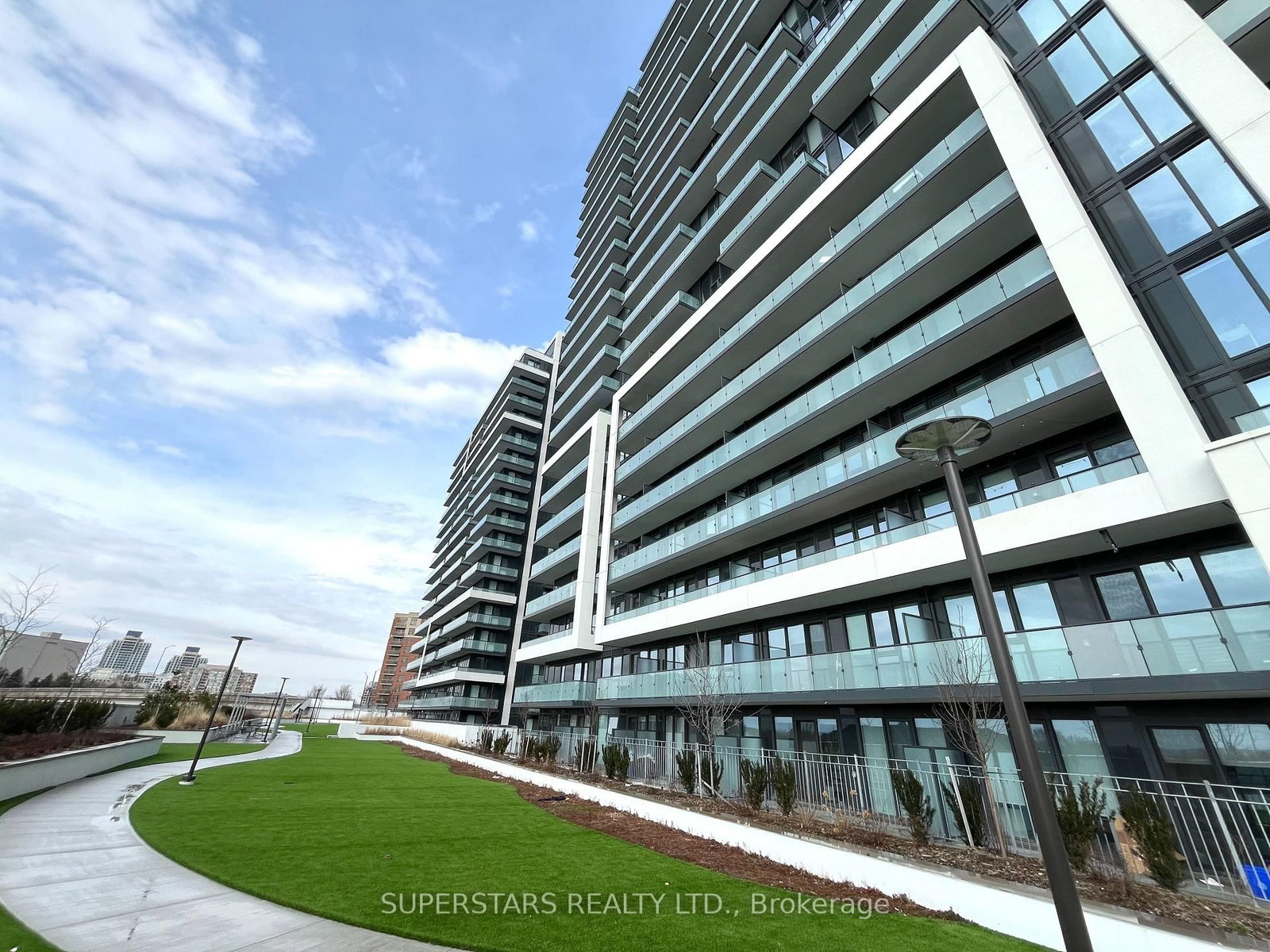 95 Oneida Crescent, Unit 802