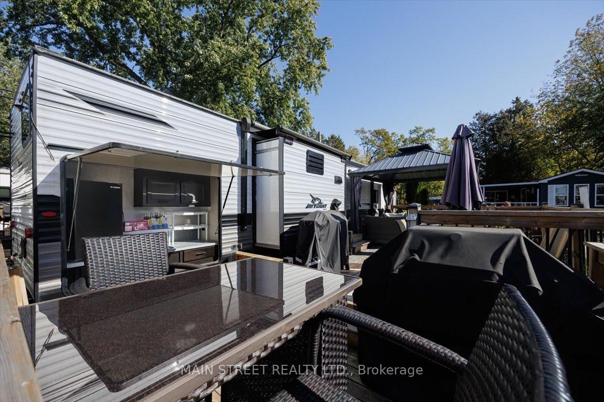 15 Hawaiian Circle • Whitchurch-Stouffville, ON photo 4