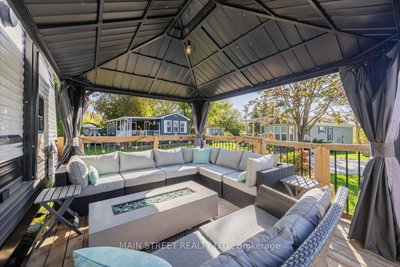 15 Hawaiian Circle • Whitchurch-Stouffville, ON photo 8