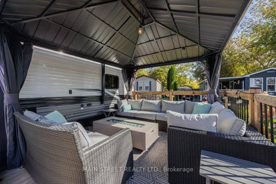 15 Hawaiian Circle • Whitchurch-Stouffville, ON photo 9