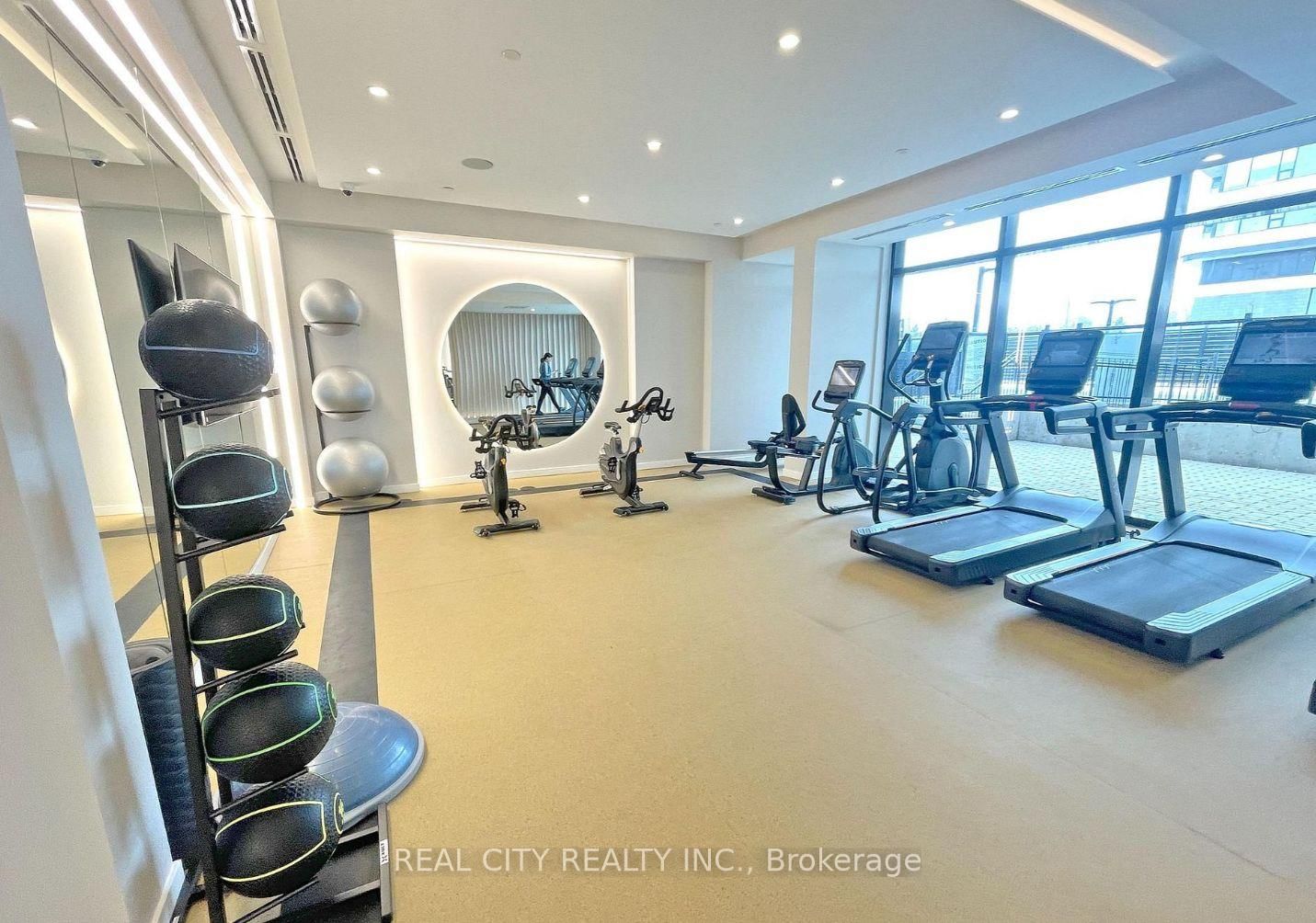 8188 Yonge Street, Unit 512 - Photo 10