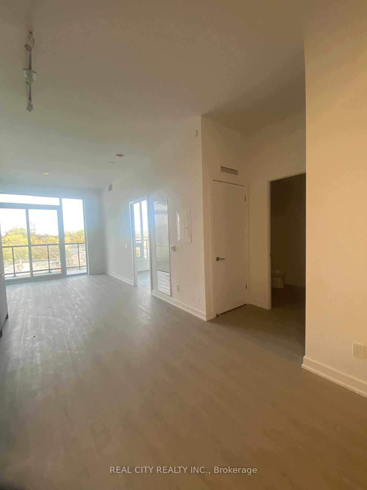 8188 Yonge Street, Unit 512 - Photo 17