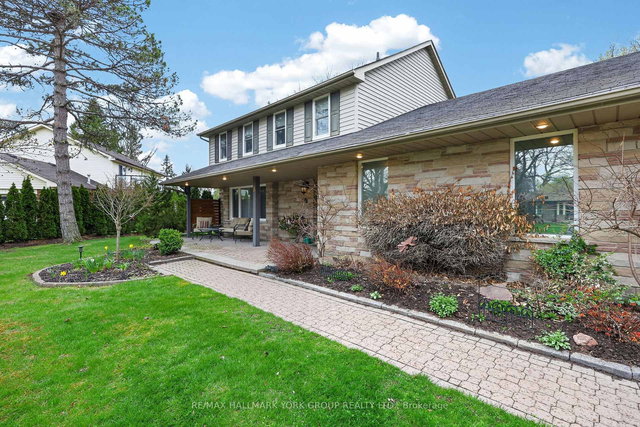 8 Grant Court
