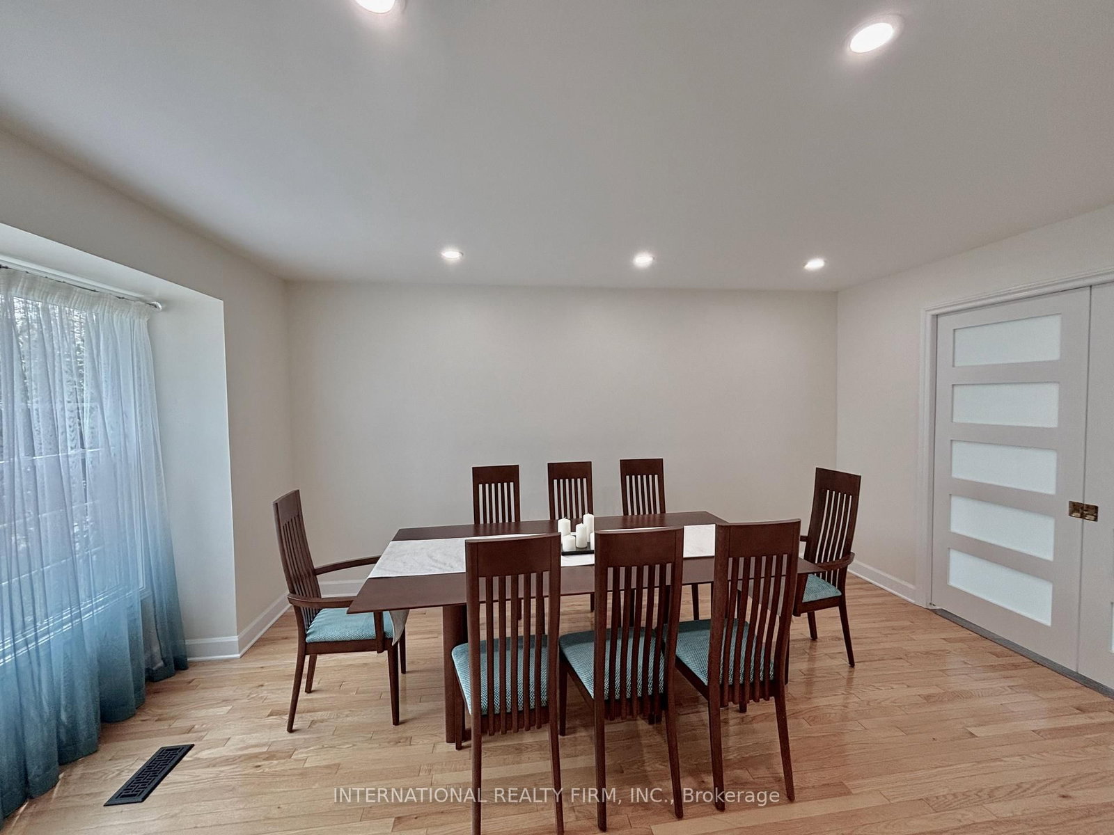 168 Willow Lane • Newmarket, ON photo 12