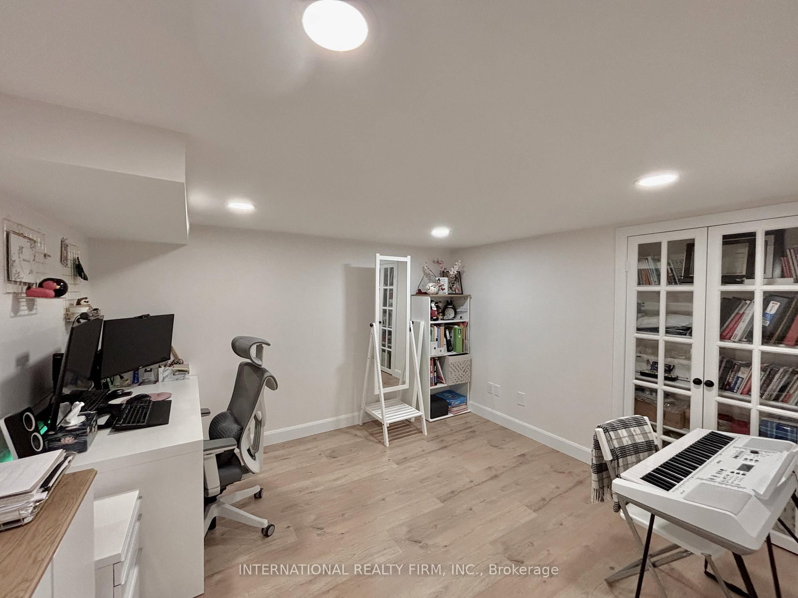 168 Willow Lane • Newmarket, ON photo 27