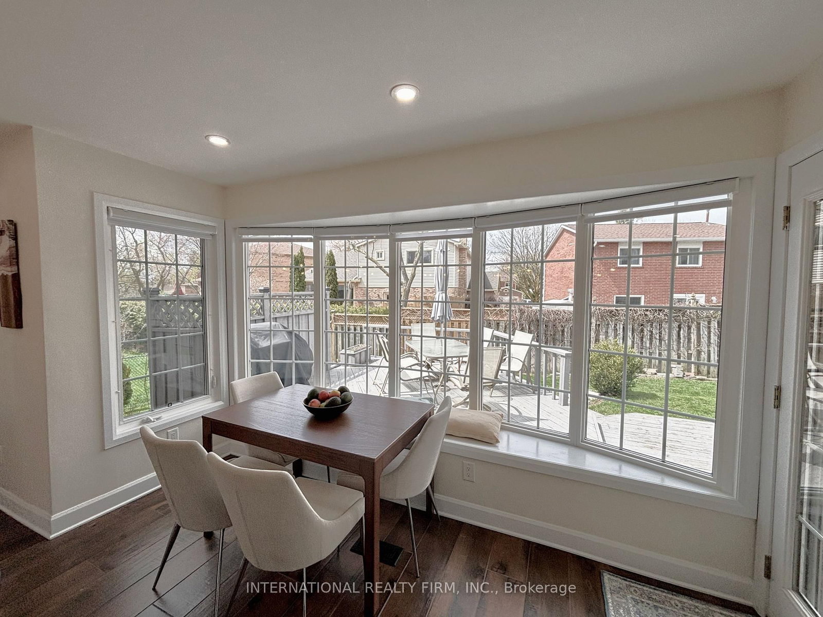 168 Willow Lane • Newmarket, ON photo 6