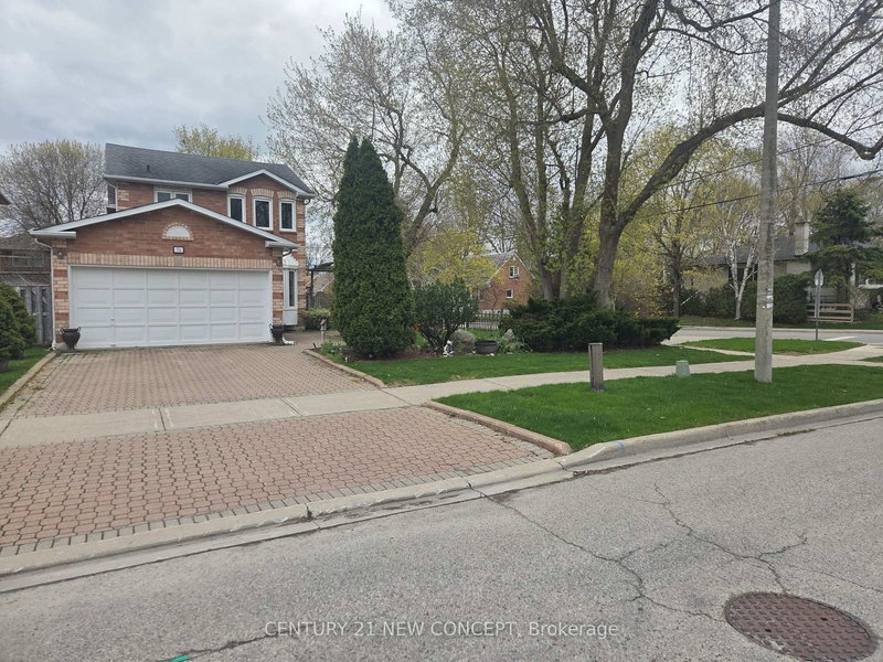 74 Dunsmore Cres, Richmond Hill, L4C 0C5 | Image 3