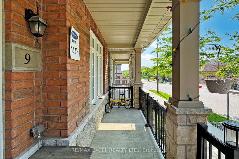 9 Sunnyside Hill Rd, Markham, L6B 0X4 | Image 2