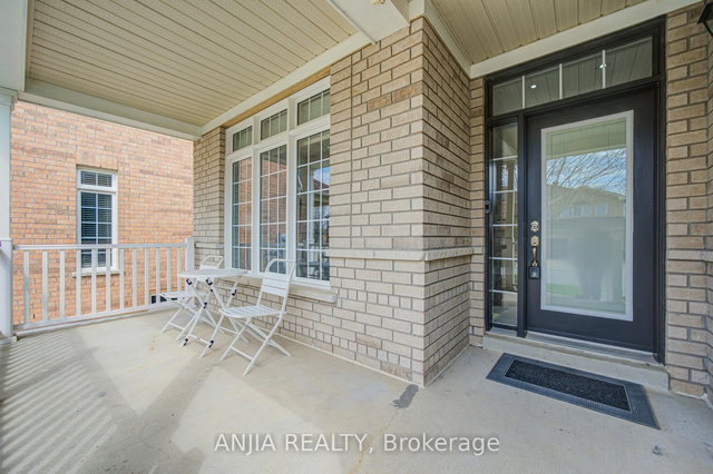 87 Lampton Crescent