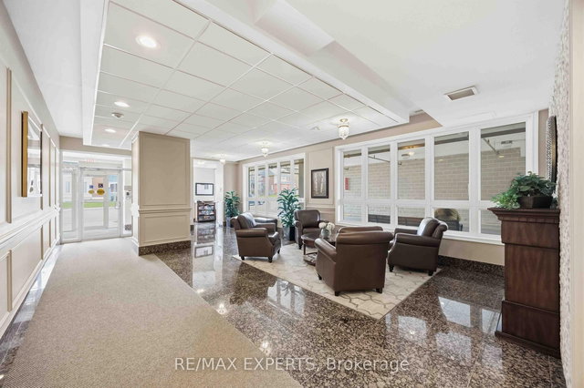 207 - 15450 Yonge Street S