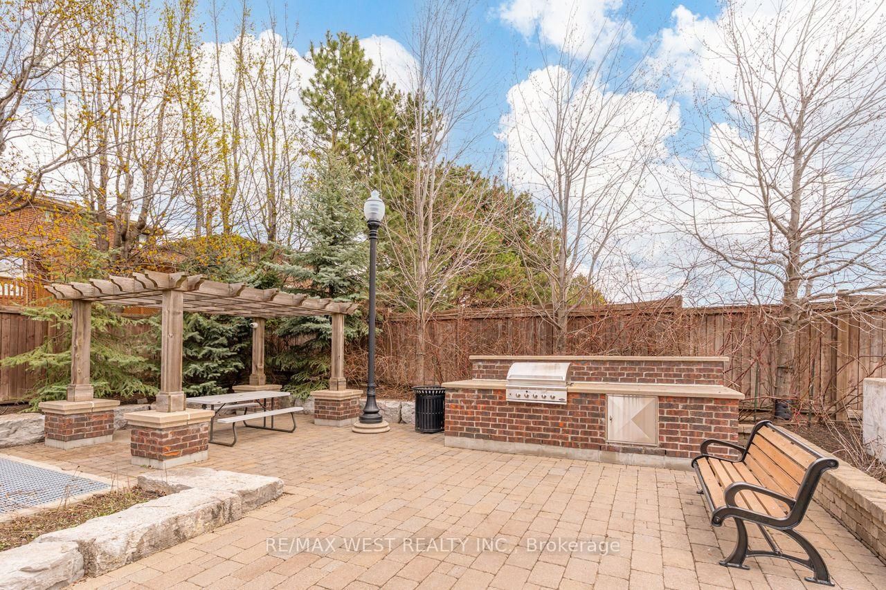 2396 Major MacKenzie Drive W, Unit 230 - Photo 38
