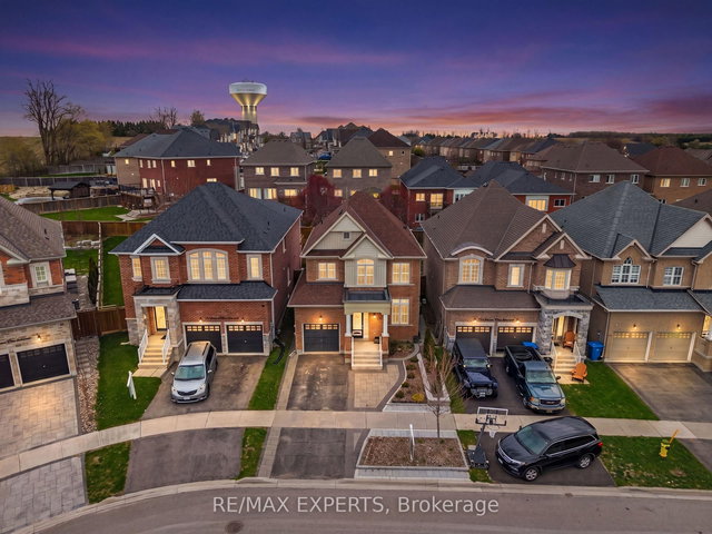 22 Manor Glen Crescent