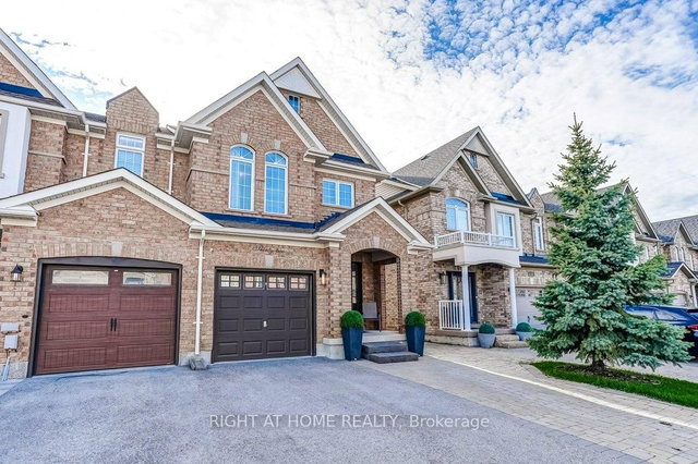 32 Crestbank Court