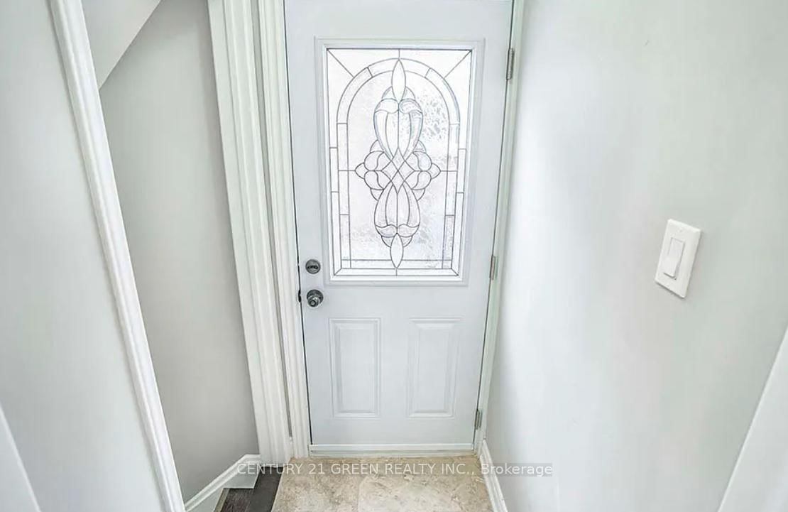 9 Andriana Crescent, Unit LOWER - Photo 3