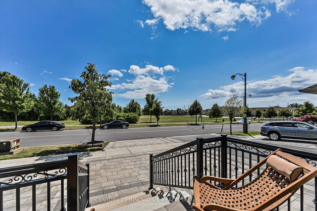 92 Riverwalk Drive W