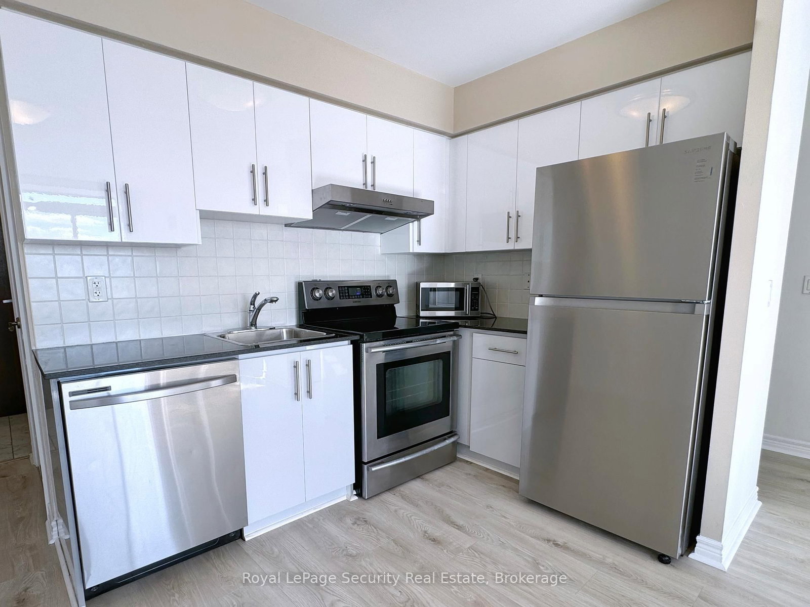 15 North Park Road, Unit 917 - Photo 5