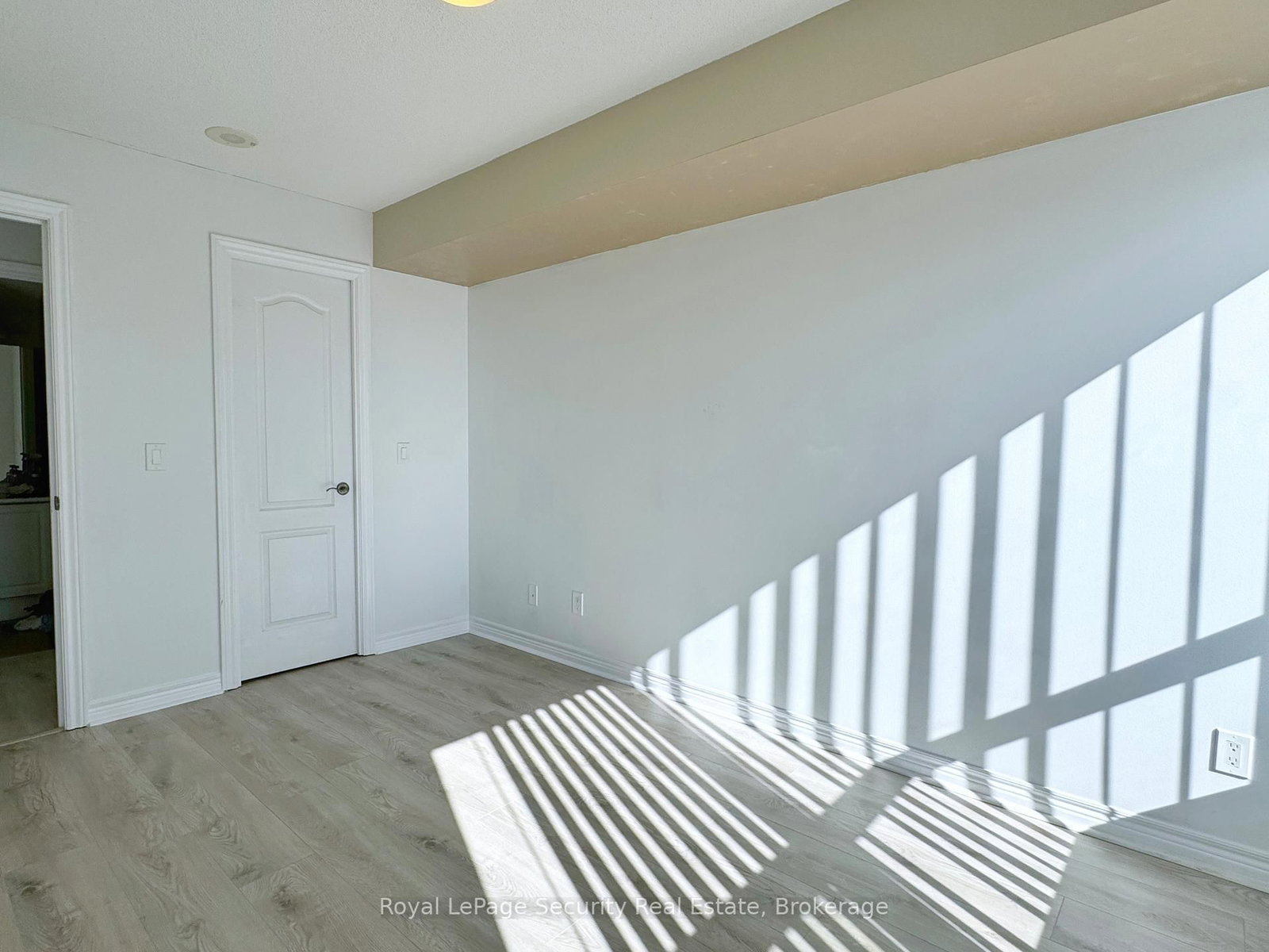 15 North Park Road, Unit 917 - Photo 9