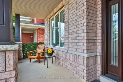 170 Silver Maple Road • Richmond Hill, ON photo 4