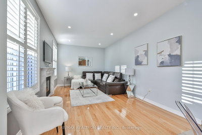 170 Silver Maple Road • Richmond Hill, ON photo 6