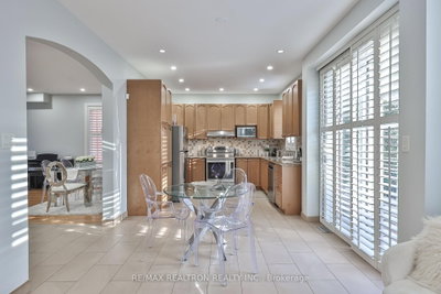 170 Silver Maple Road • Richmond Hill, ON photo 8
