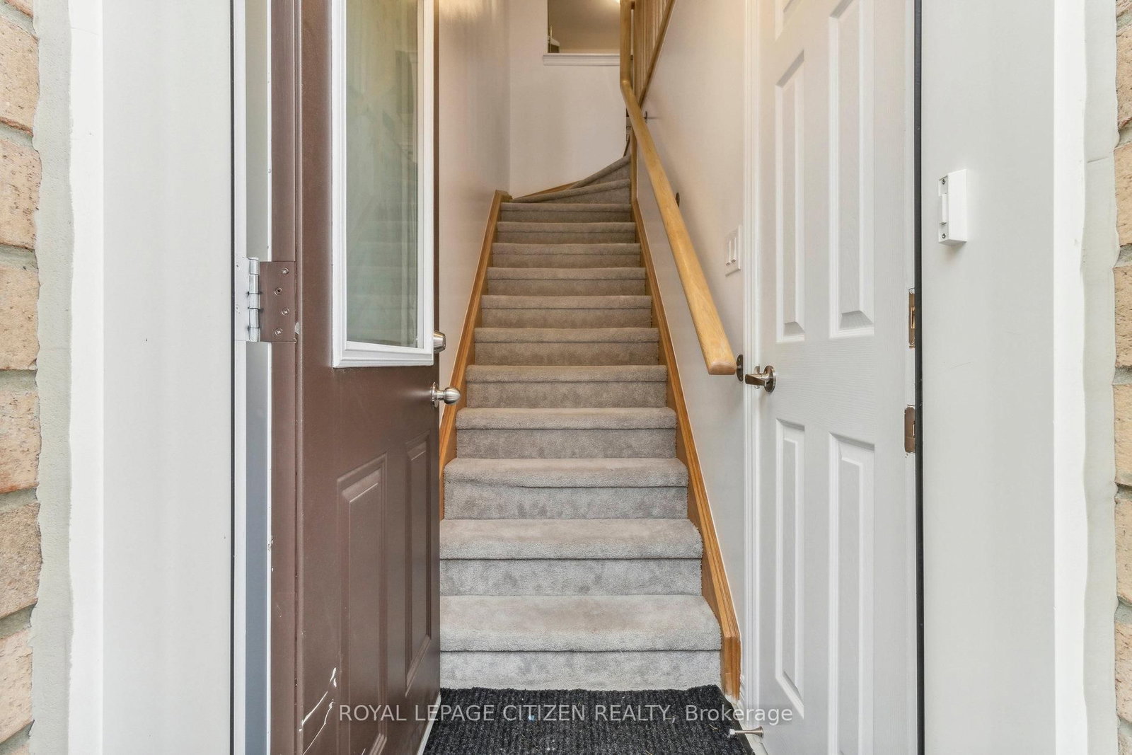 526 White's Hill Avenue, Unit B - Photo 10