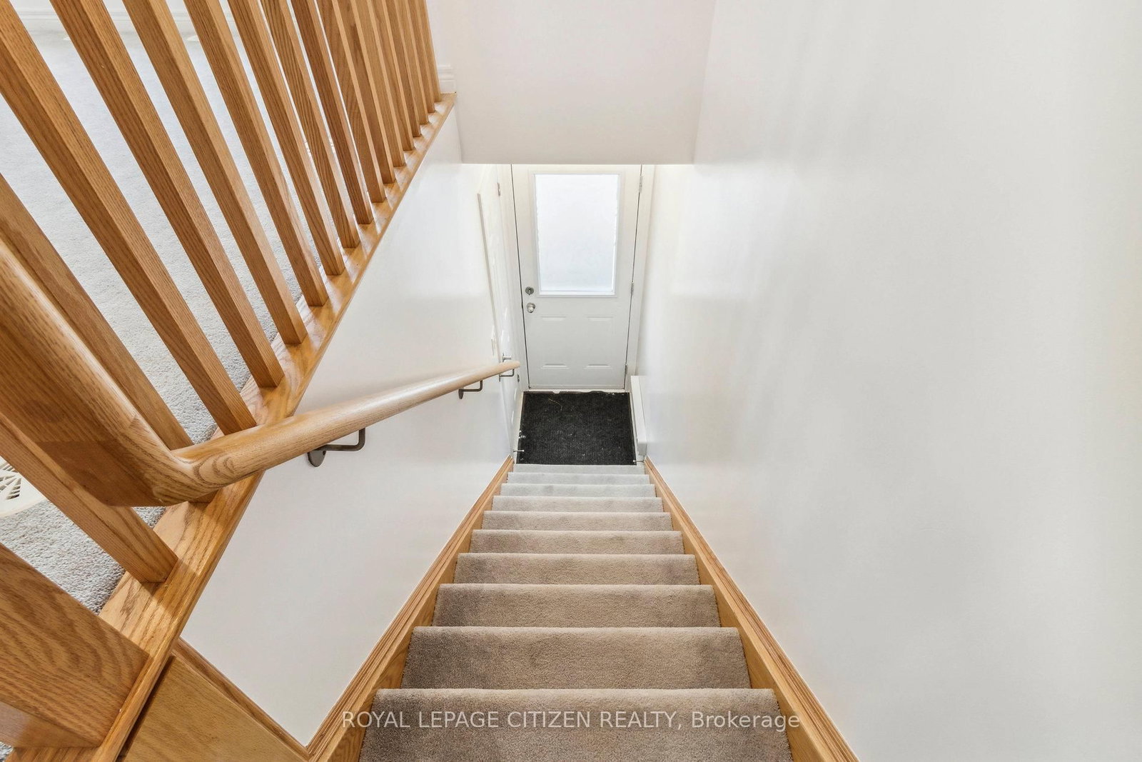 526 White's Hill Avenue, Unit B - Photo 11