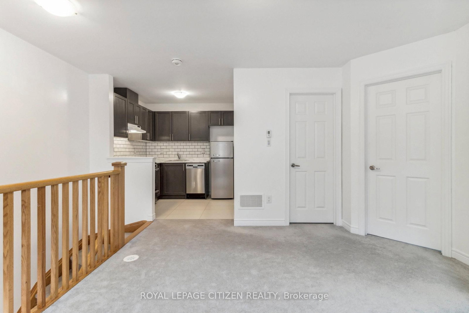 526 White's Hill Avenue, Unit B - Photo 14