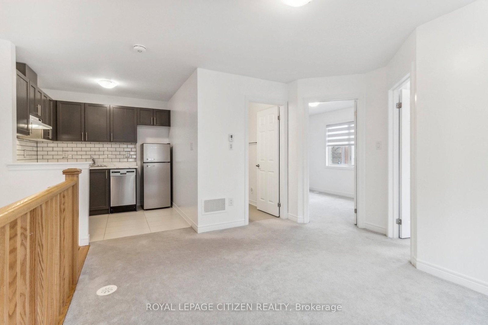 526 White's Hill Avenue, Unit B - Photo 19