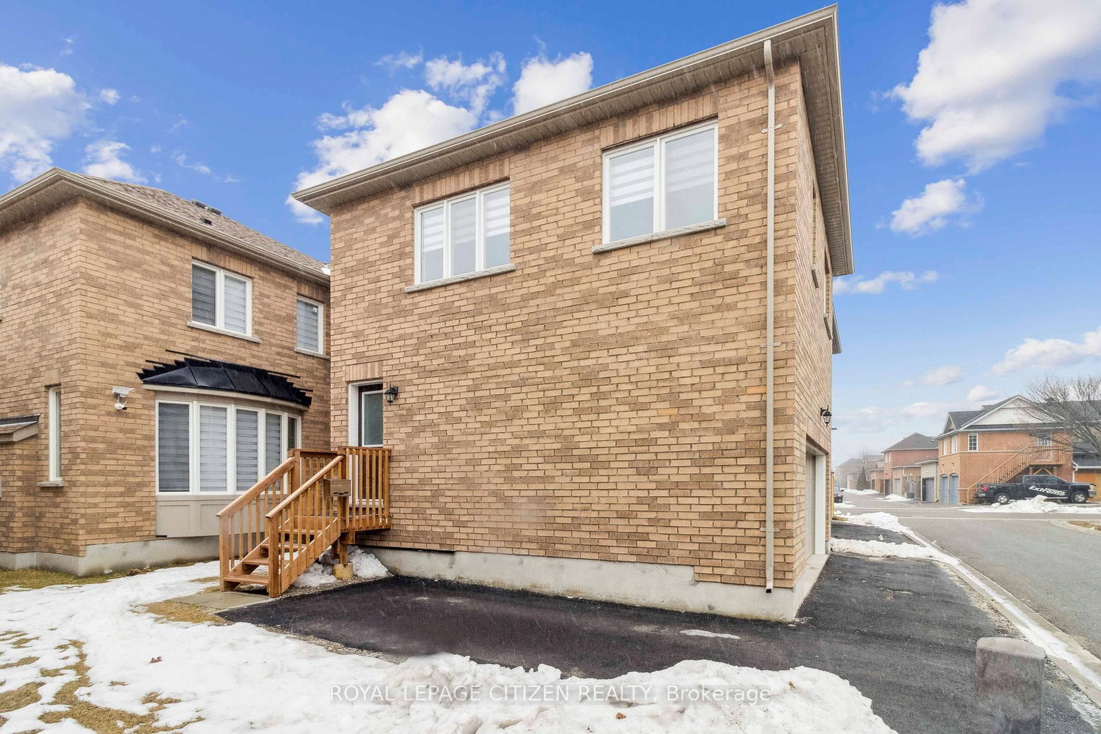 526 White's Hill Avenue, Unit B - Photo 2